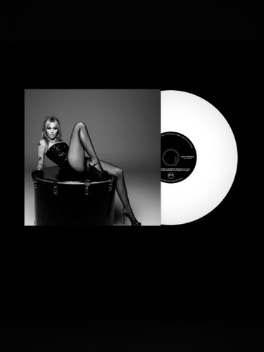Miley cyrus bass persuades - cyrus,